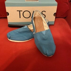 Toms slip on shoes, teal. Womens size 7